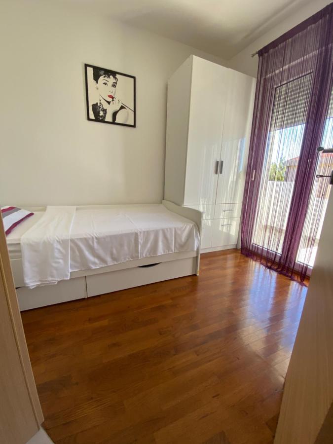 Apartman Mila Apartment Kastela Bagian luar foto