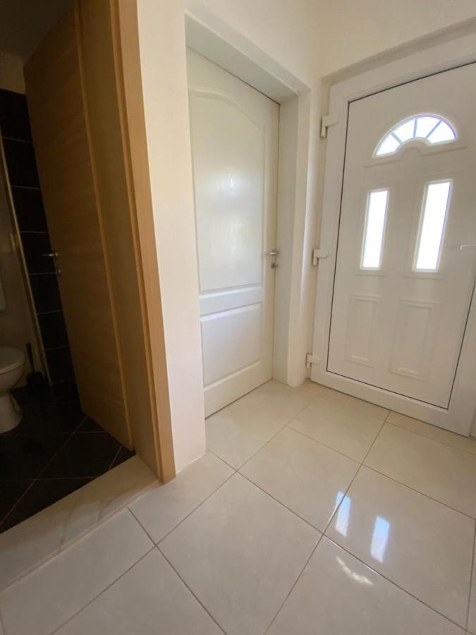 Apartman Mila Apartment Kastela Bagian luar foto